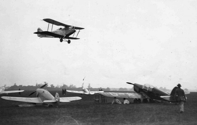 kings cup 1934 g-aayz southern martlet g-acnc comper streak g-acgr percival gull 0751-0083